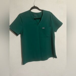 Figs scrub top